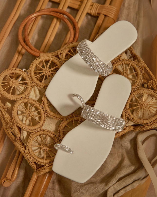 Rhinestone Toe Ring Flat Sandals -White