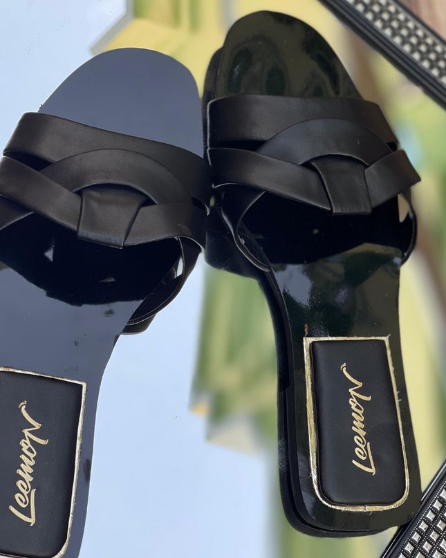 Crisscross Comfort Slides - Black