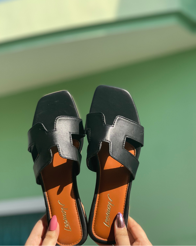 Black Elegance Women's Flat Sandal