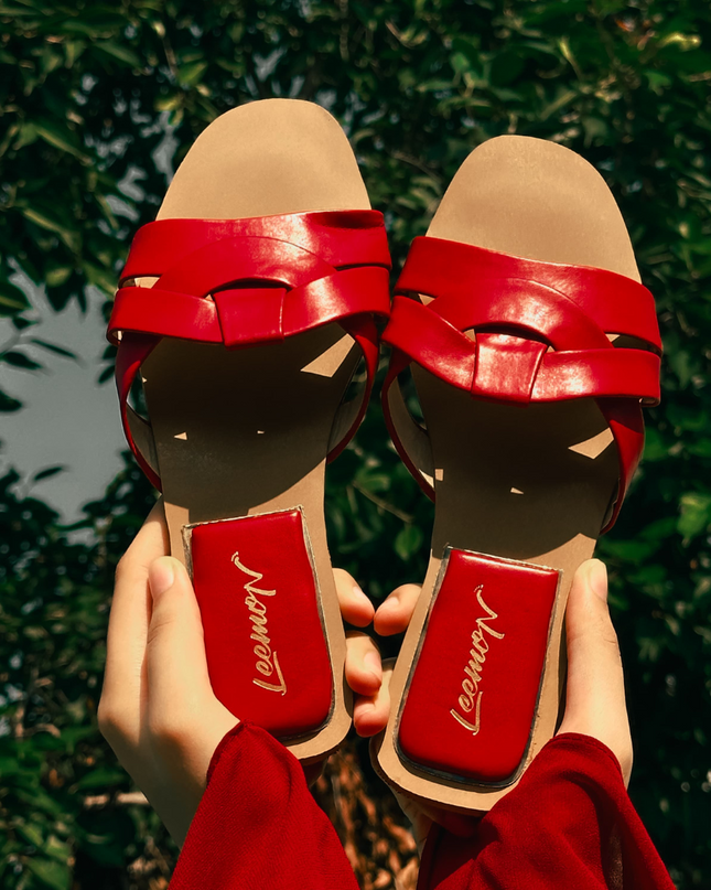 Crisscross Comfort Slides - Red
