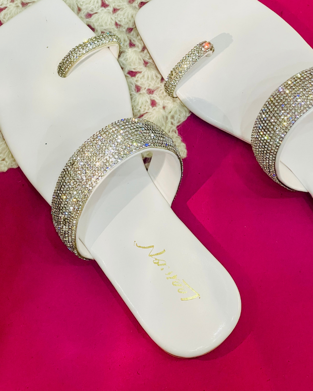 Rhinestone Toe Ring Flat Sandals -White