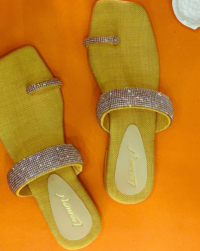 Rhinestone Toe Ring Flat Sandals -Natural